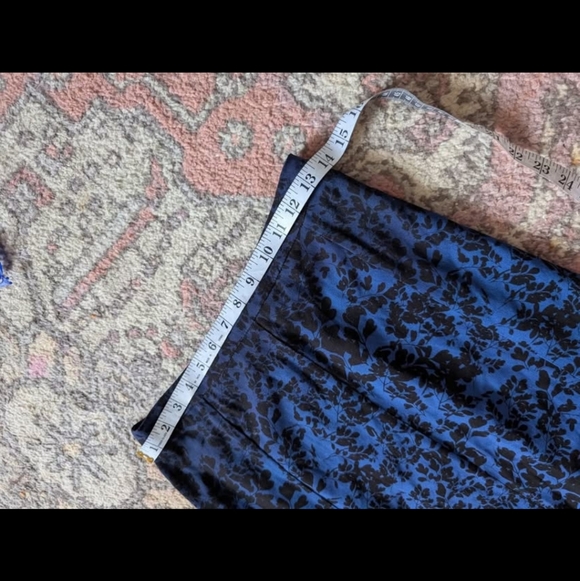 Jigsaw Blue And Black Floral Ombre Skirt Side Slits Midi Lined Size 2 - Picture 9 of 10